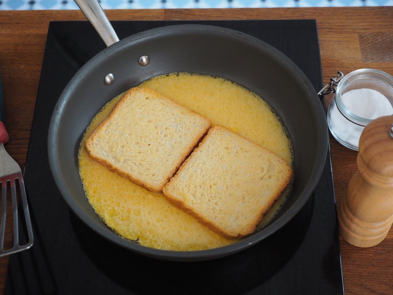 Jak przygotować tost z omletem